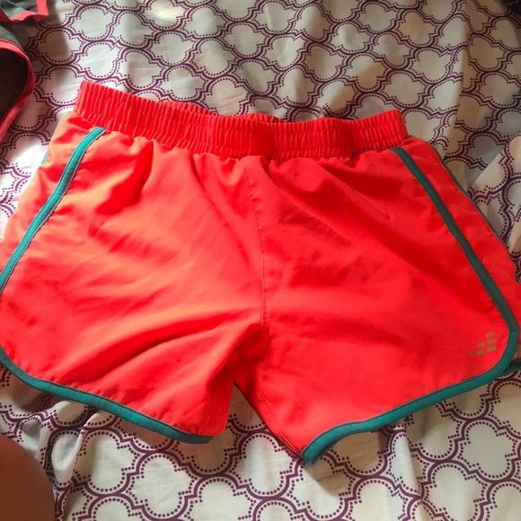 Shorts - Picture 3 of 3